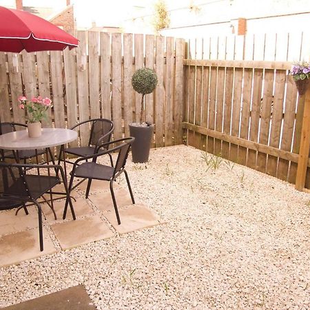 York City Centre, Recently Renovated 2 Bedroom Flat Buitenkant foto