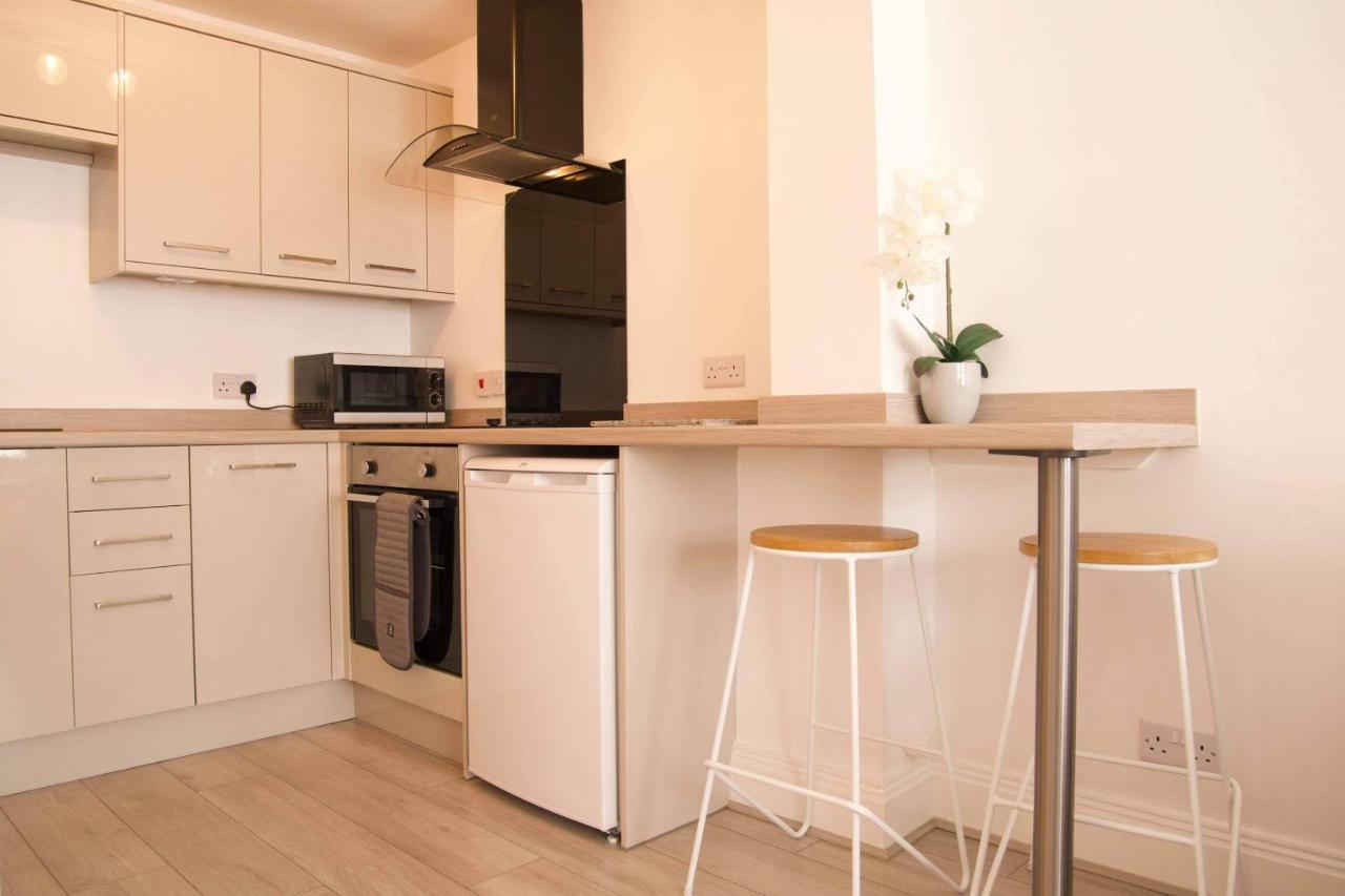 York City Centre, Recently Renovated 2 Bedroom Flat Buitenkant foto