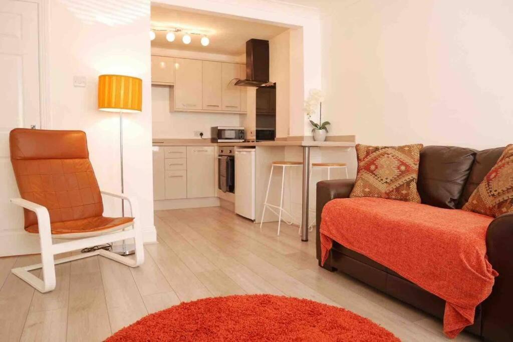 York City Centre, Recently Renovated 2 Bedroom Flat Buitenkant foto