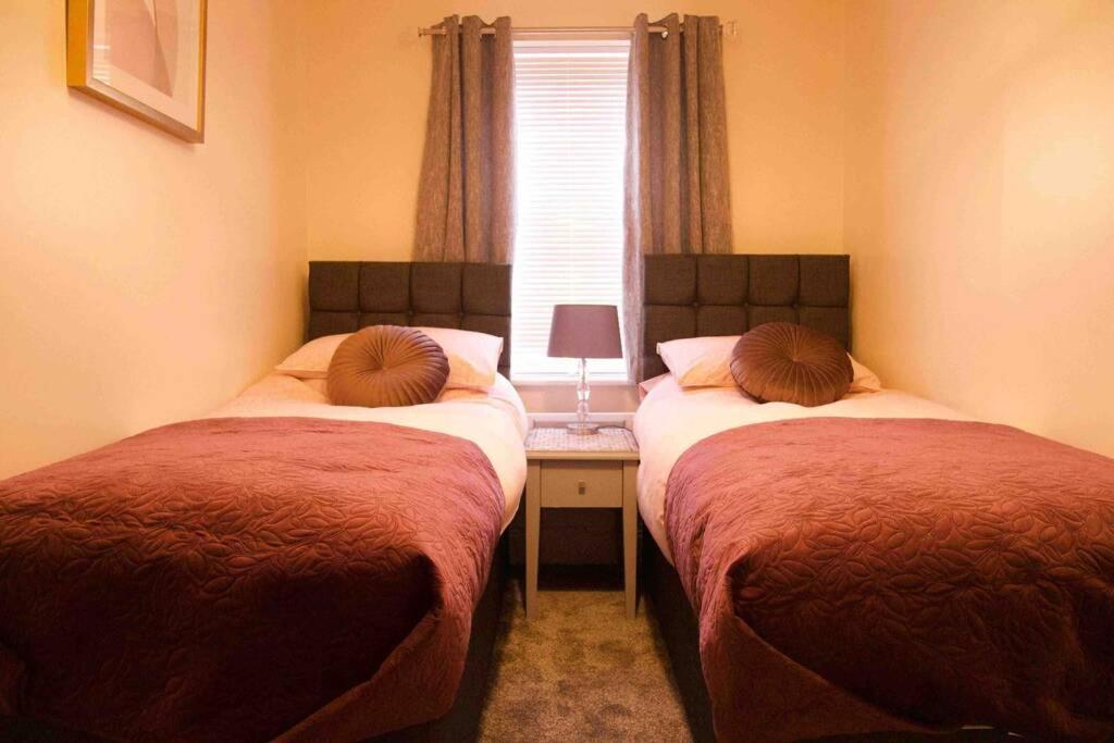 York City Centre, Recently Renovated 2 Bedroom Flat Buitenkant foto