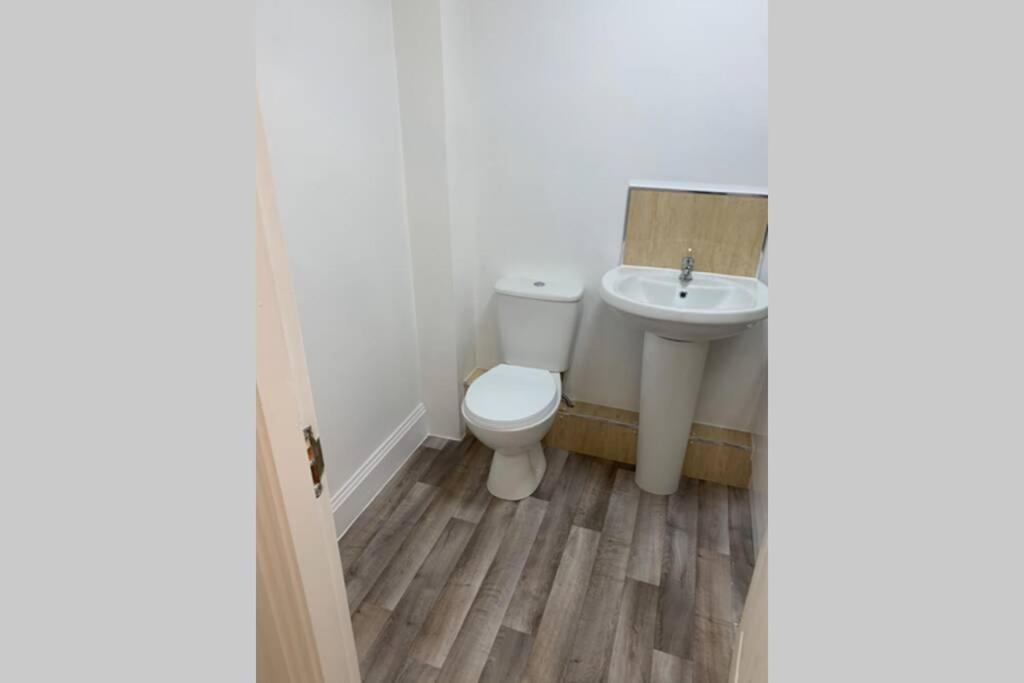 York City Centre, Recently Renovated 2 Bedroom Flat Buitenkant foto