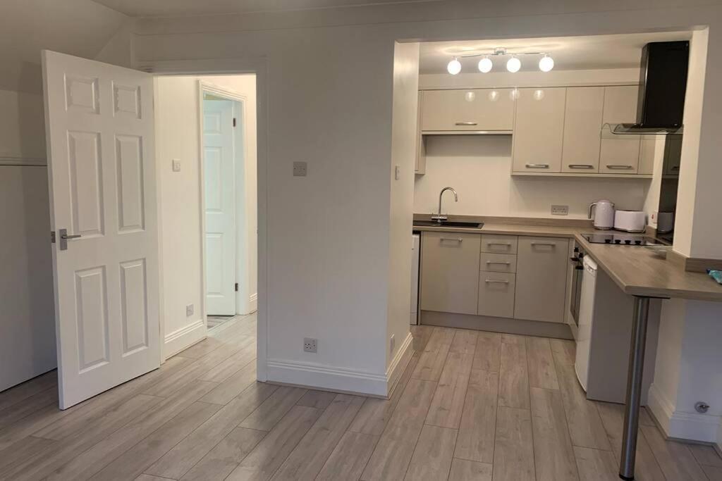 York City Centre, Recently Renovated 2 Bedroom Flat Buitenkant foto